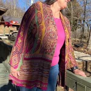 Soft Surroundings jacket with single-button closure. Woven fabric. Size M.